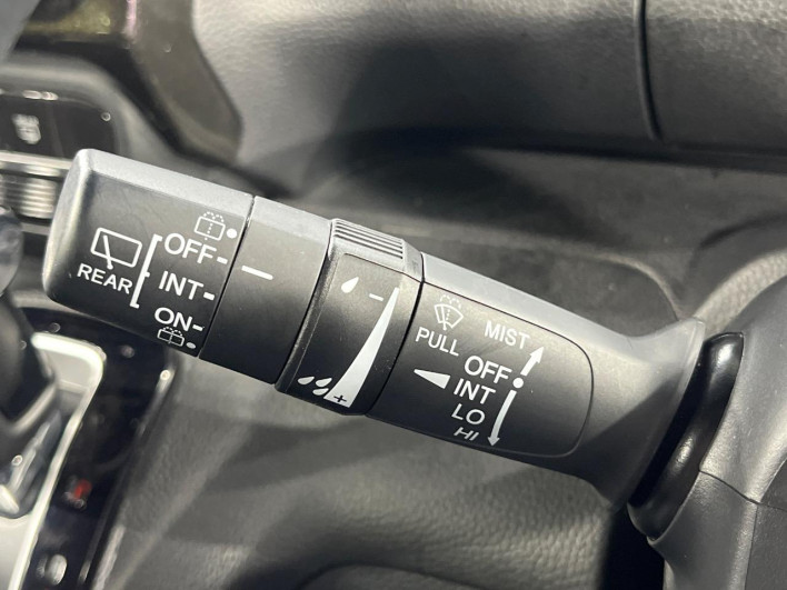 2018 Honda N-BOX CUSTOM DBA-JF3 (UW-6a223e66b9783)[27]