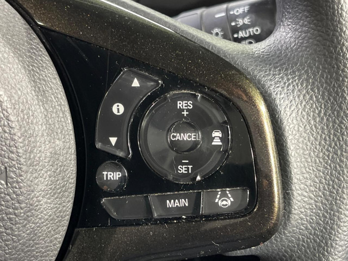 2018 Honda N-BOX CUSTOM DBA-JF3 (UW-6a223e66b9783)[29]