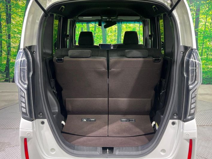 2018 Honda N-BOX CUSTOM DBA-JF3 (UW-6a223e66b9783)[8]