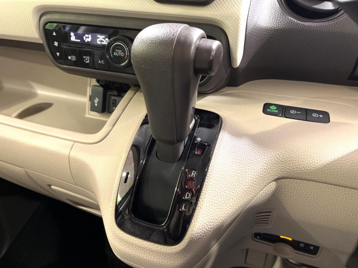 2019 Honda N-BOX DBA-JF3 (UW-6a223e68194c1)[13]