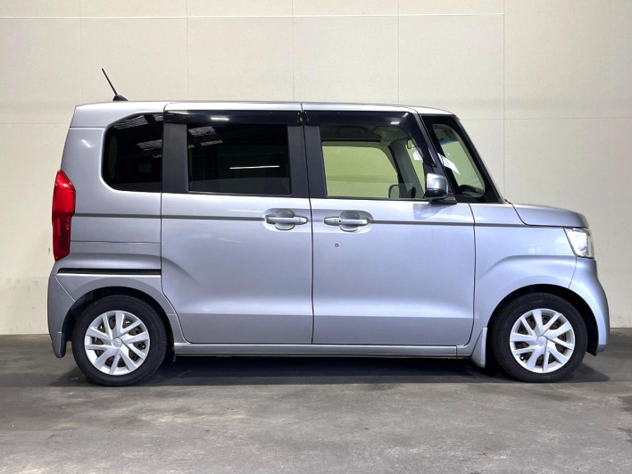 2017 Honda N-BOX DBA-JF3 (UW-6a223e69bace8)[18]