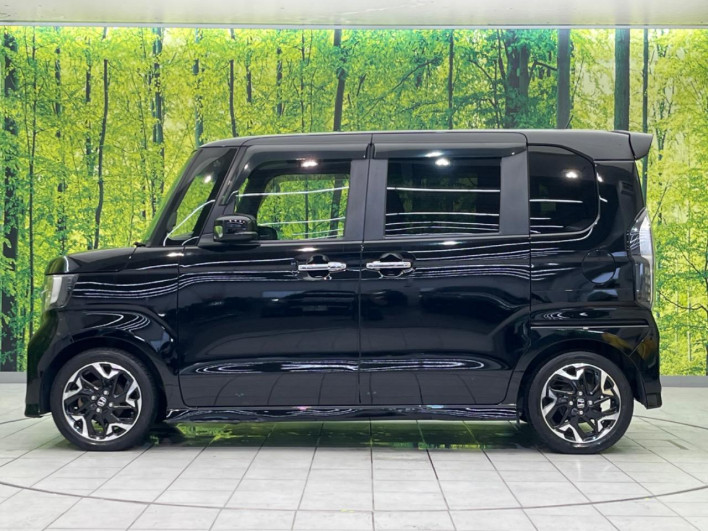 2018 Honda N-BOX CUSTOM DBA-JF3 (UW-6a223e6a093c9)[15]