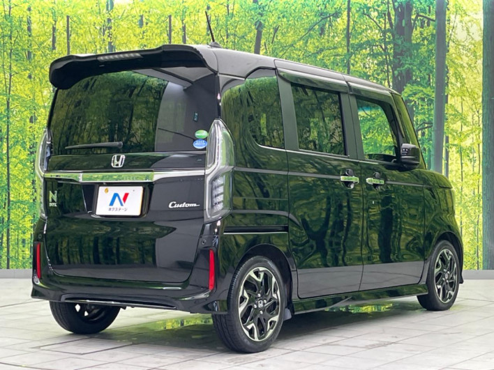 2018 Honda N-BOX CUSTOM DBA-JF3 (UW-6a223e6a093c9)[27]