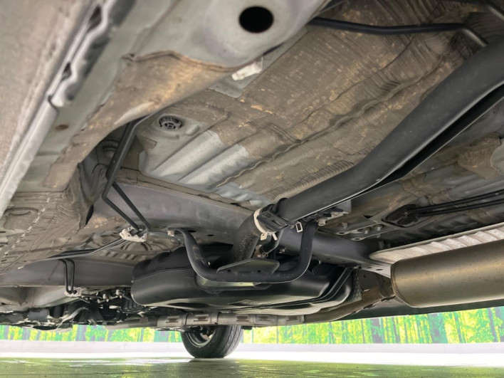 2018 Honda N-BOX CUSTOM DBA-JF3 (UW-6a223e6a093c9)[18]