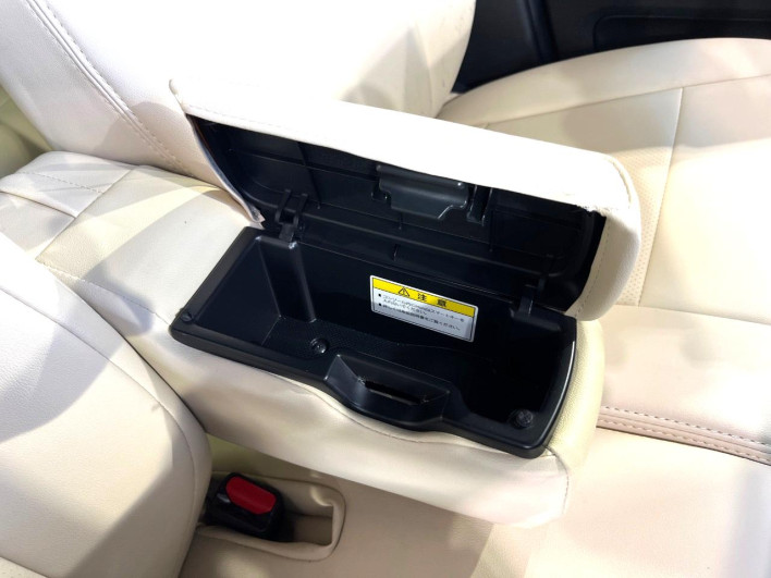 2023 Honda N-BOX CUSTOM 6BA-JF4 (UW-6a223e7305117)[24]
