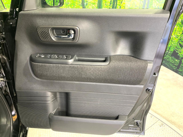 2025 Honda N-BOX CUSTOM 6BA-JF5 (UW-6a223e76868f2)[29]