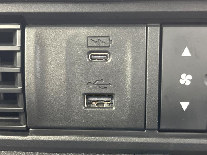 2025 Honda N-BOX CUSTOM 6BA-JF5 (UW-6a223e79d85c4)[25]