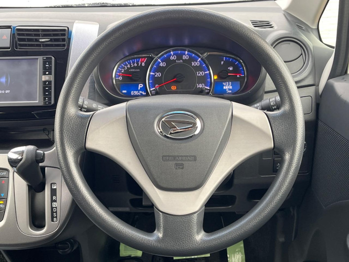 2013 Daihatsu Move DBA-LA100S (UW-6a223e9d56d9a)[28]