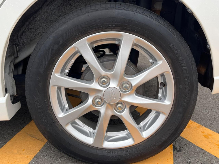2013 Daihatsu Move DBA-LA100S (UW-6a223e9d56d9a)[13]