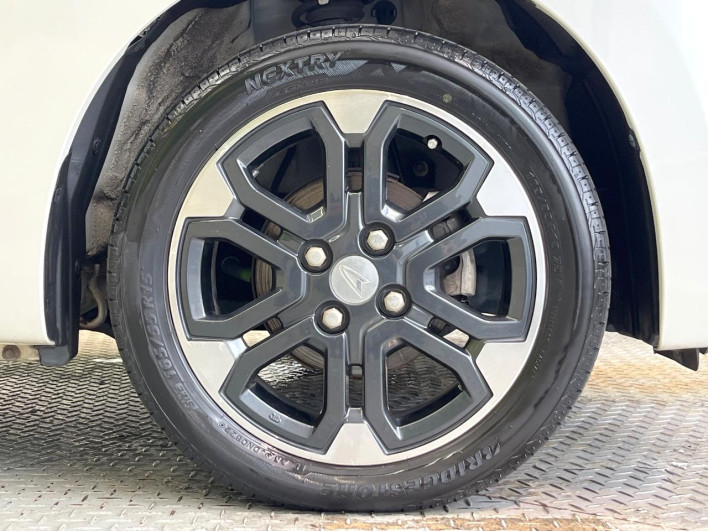 2015 Daihatsu Wake DBA-LA700S (UW-6a223eb95430e)[16]