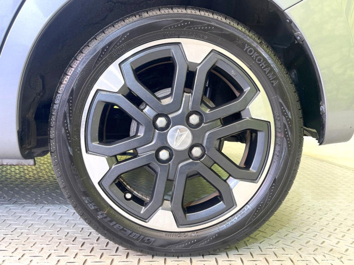 2016 Daihatsu Wake DBA-LA700S (UW-6a223eb99f5cb)[10]