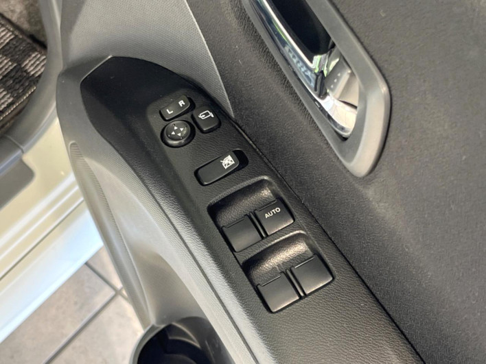 2012 Mitsubishi Delica D:2 DBA-MB15S (UW-6a223ee516af4)[28]