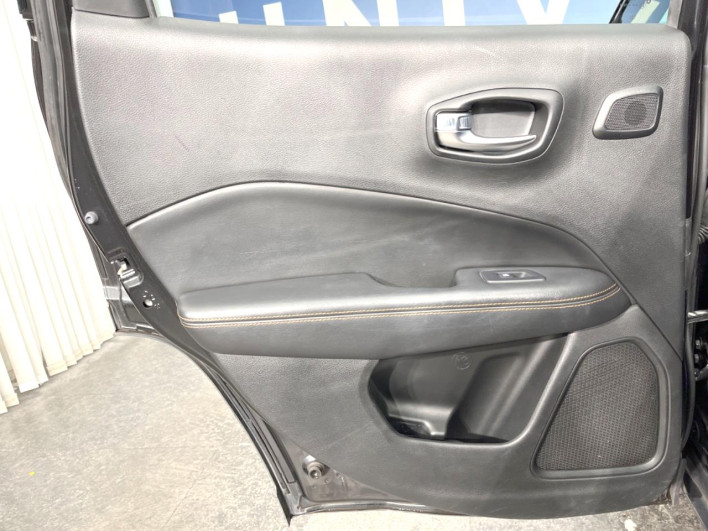 2017 Chrysler Jeep Compass ABA-M624 (UW-6a223ee6d1b80)[12]