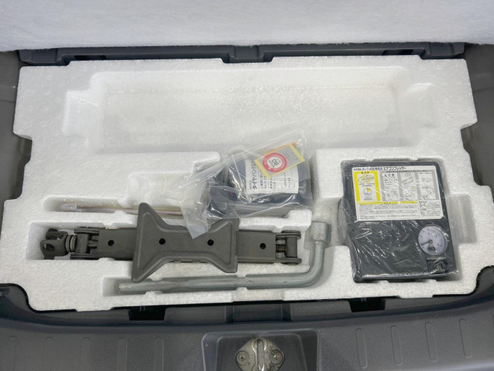 2013 Suzuki Spacia Custom DBA-MK32S (UW-6a223ef37c19e)[14]
