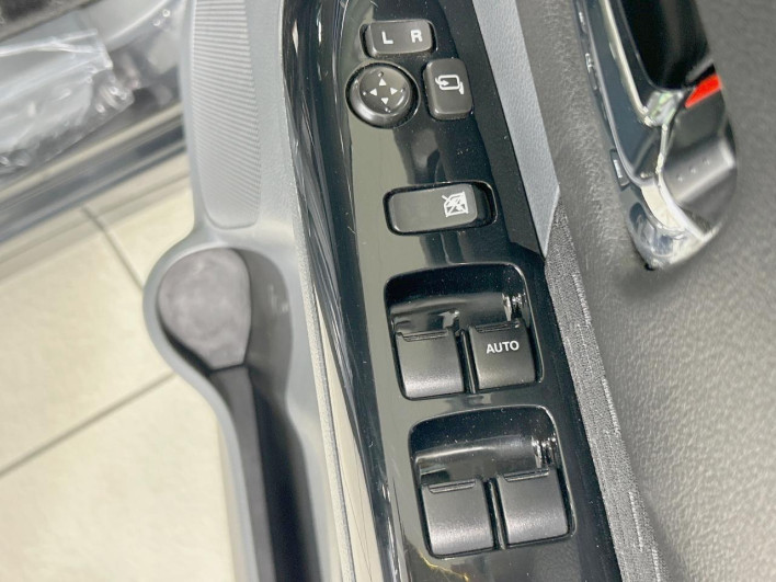 2013 Suzuki Spacia Custom DBA-MK32S (UW-6a223ef37c19e)[25]