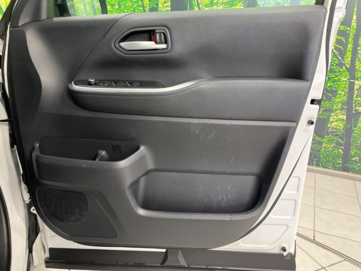 2023 Toyota Voxy 6BA-MZRA90W (UW-6a223f4141cfa)[26]