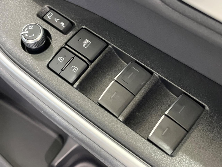 2023 Toyota Voxy 6BA-MZRA90W (UW-6a223f4141cfa)[27]