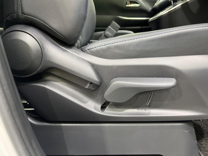 2023 Toyota Voxy 6BA-MZRA90W (UW-6a223f4141cfa)[28]