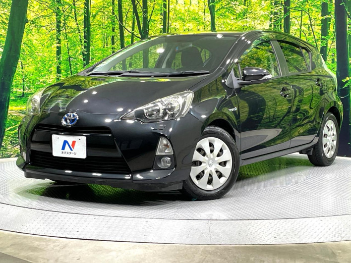 2013 Toyota Aqua DAA-NHP10 (UW-6a223f49a8074)[0]