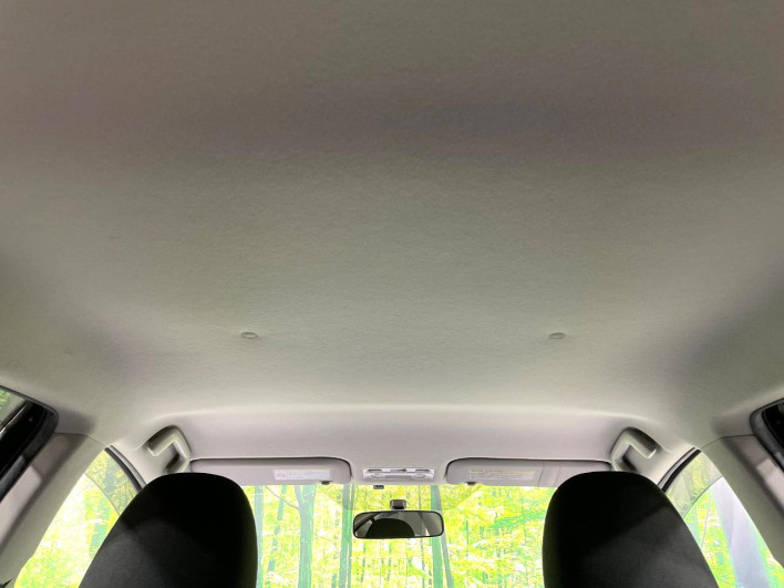 2013 Toyota Aqua DAA-NHP10 (UW-6a223f49a8074)[14]