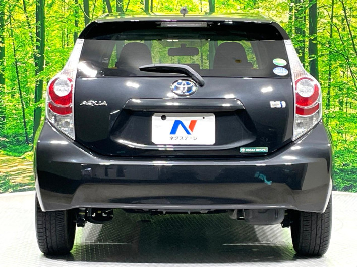 2013 Toyota Aqua DAA-NHP10 (UW-6a223f49a8074)[8]