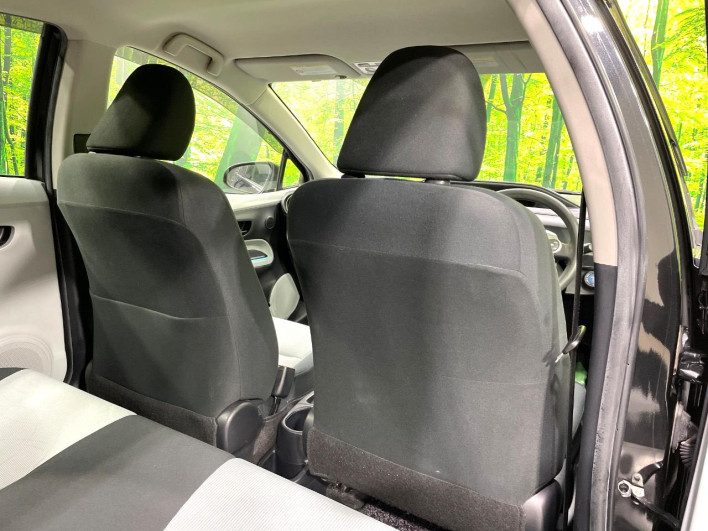 2013 Toyota Aqua DAA-NHP10 (UW-6a223f49a8074)[17]
