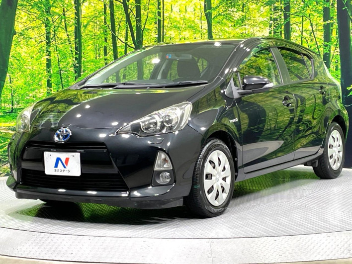2013 Toyota Aqua DAA-NHP10 (UW-6a223f49a8074)[4]