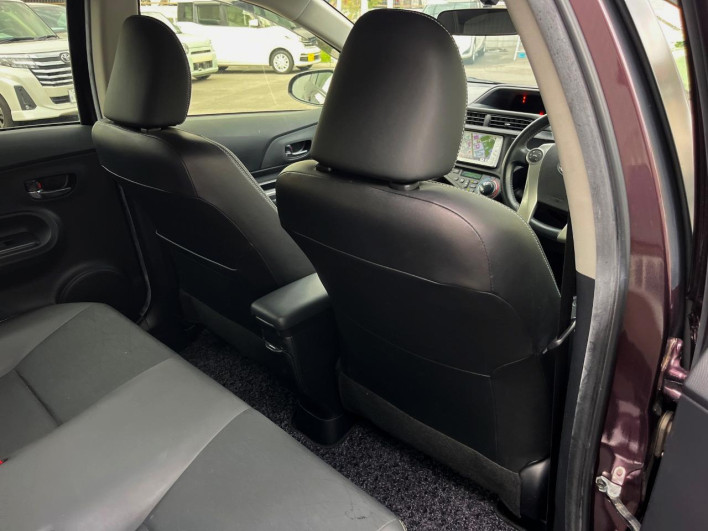 2014 Toyota Aqua DAA-NHP10 (UW-6a223f4a48b34)[20]