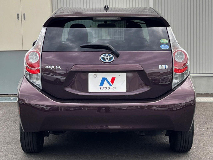 2014 Toyota Aqua DAA-NHP10 (UW-6a223f4a48b34)[25]