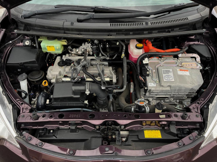 2014 Toyota Aqua DAA-NHP10 (UW-6a223f4a48b34)[4]
