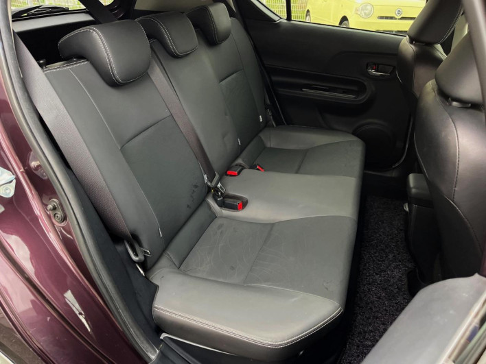 2014 Toyota Aqua DAA-NHP10 (UW-6a223f4a48b34)[19]