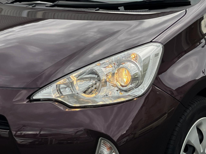 2014 Toyota Aqua DAA-NHP10 (UW-6a223f4a48b34)[16]