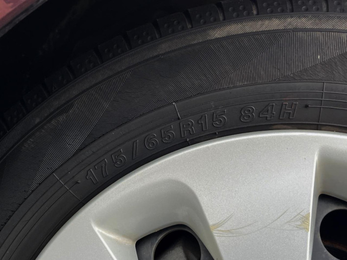 2014 Toyota Aqua DAA-NHP10 (UW-6a223f4a48b34)[6]