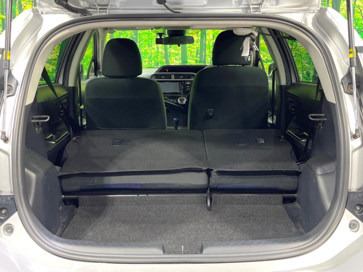 2016 Toyota Aqua DAA-NHP10 (UW-6a223f4ee4875)[11]