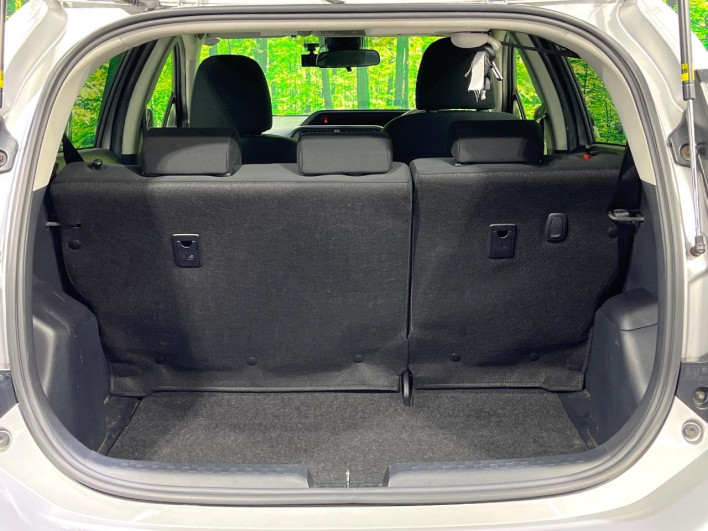 2016 Toyota Aqua DAA-NHP10 (UW-6a223f4ee4875)[12]