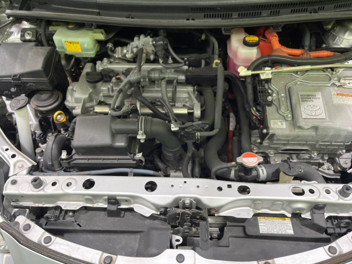 2016 Toyota Aqua DAA-NHP10 (UW-6a223f4ee4875)[4]