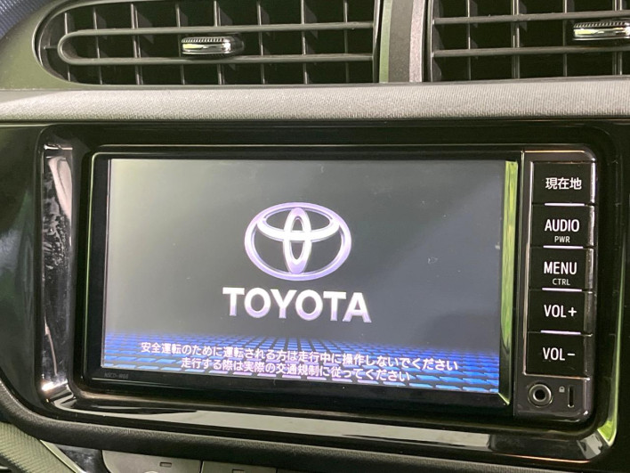 2016 Toyota Aqua DAA-NHP10 (UW-6a223f4ee4875)[6]