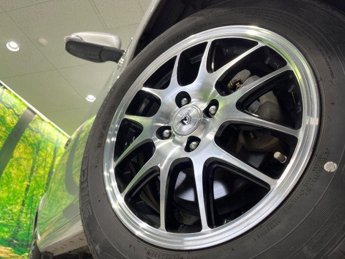 2016 Toyota Aqua DAA-NHP10 (UW-6a223f4ee4875)[23]