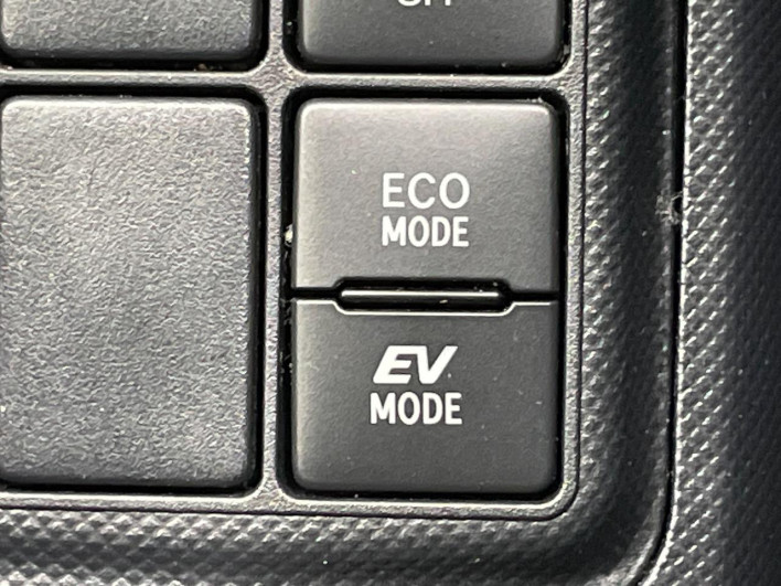 2017 Toyota Aqua DAA-NHP10 (UW-6a223f4f20bd5)[22]
