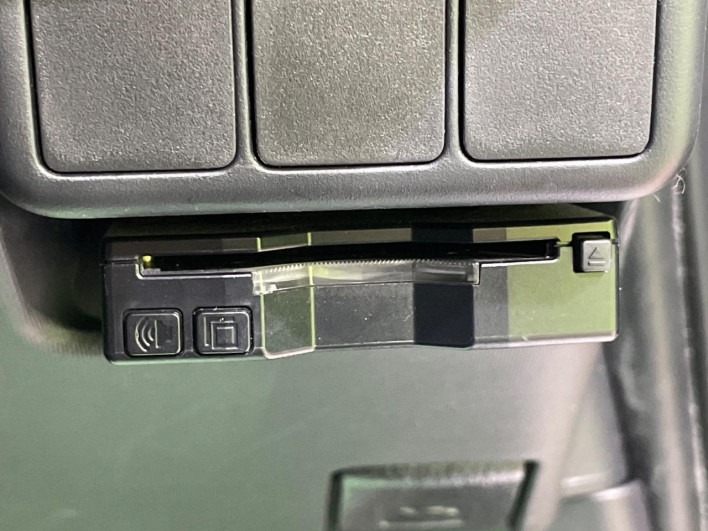 2017 Toyota Aqua DAA-NHP10 (UW-6a223f4f20bd5)[8]
