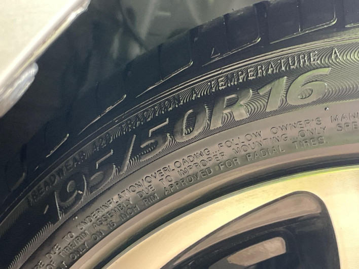 2017 Toyota Aqua DAA-NHP10 (UW-6a223f4f20bd5)[29]