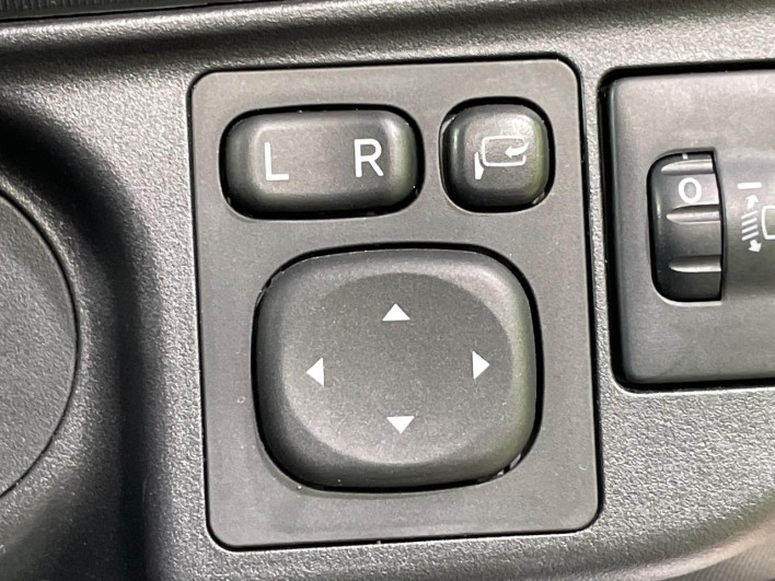 2017 Toyota Aqua DAA-NHP10 (UW-6a223f4f20bd5)[7]