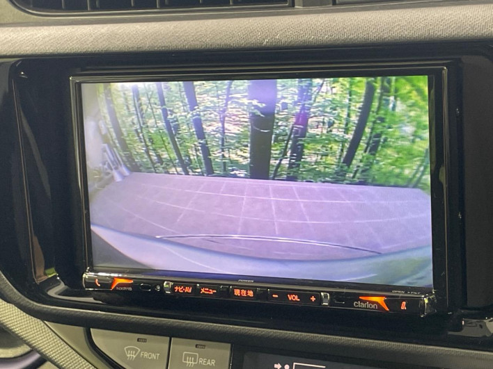2017 Toyota Aqua DAA-NHP10 (UW-6a223f4f20bd5)[14]