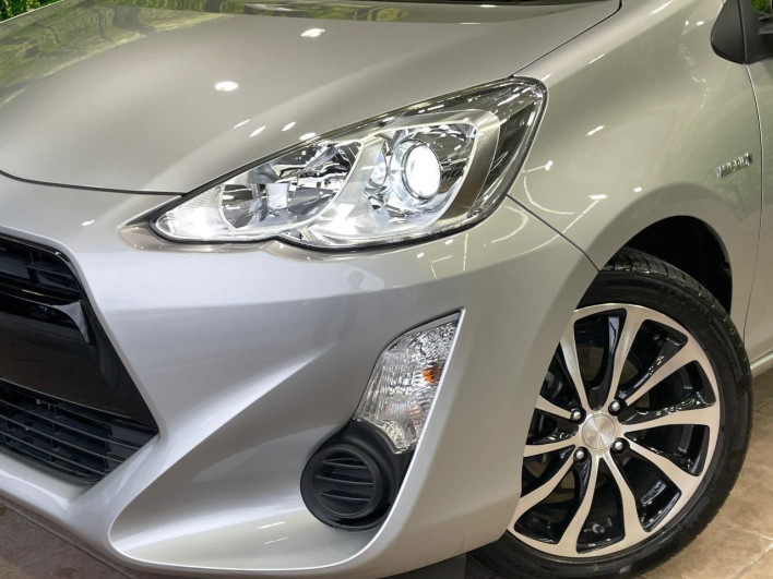 2017 Toyota Aqua DAA-NHP10 (UW-6a223f4f20bd5)[25]