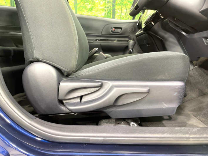 2018 Toyota Aqua DAA-NHP10 (UW-6a223f510ca96)[25]