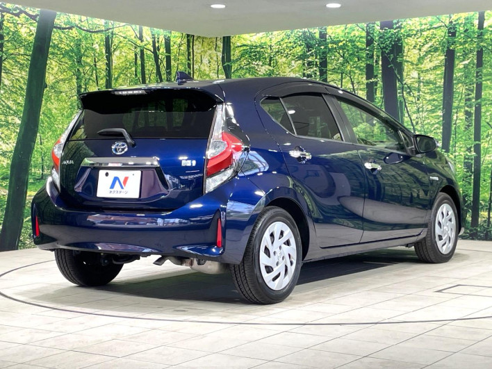 2018 Toyota Aqua DAA-NHP10 (UW-6a223f510ca96)[28]