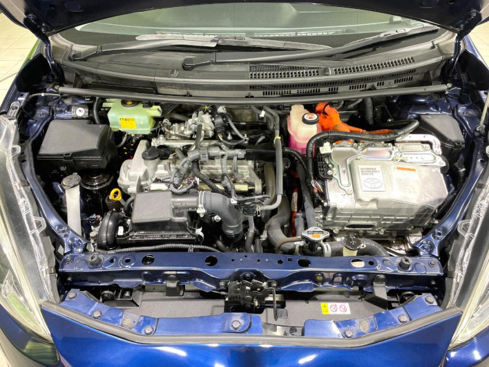 2018 Toyota Aqua DAA-NHP10 (UW-6a223f510ca96)[4]