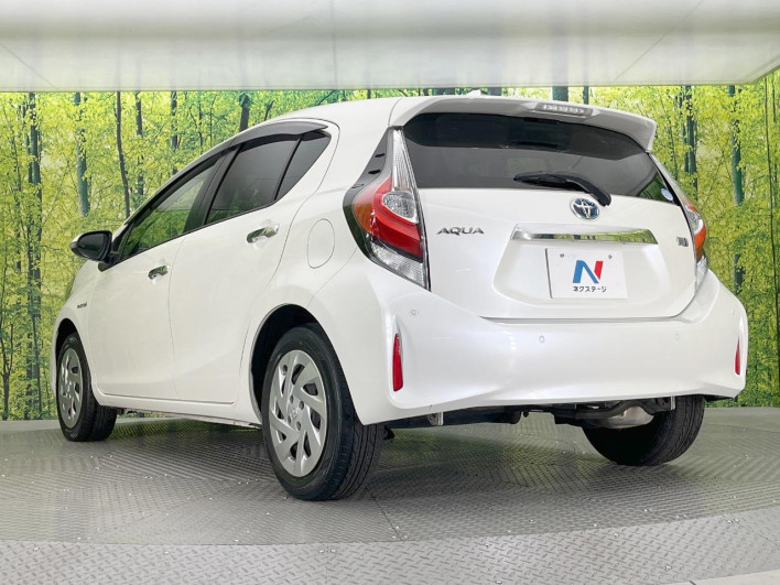 2018 Toyota Aqua DAA-NHP10 (UW-6a223f51807a9)[20]