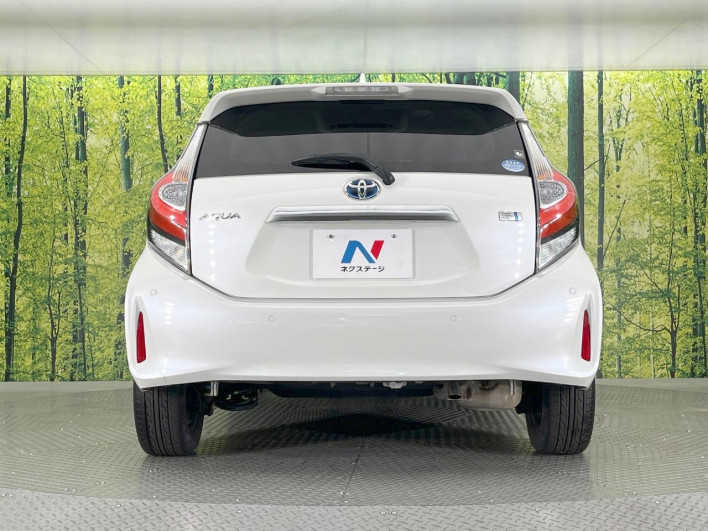 2018 Toyota Aqua DAA-NHP10 (UW-6a223f51807a9)[21]