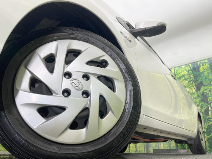 2018 Toyota Aqua DAA-NHP10 (UW-6a223f51807a9)[13]
